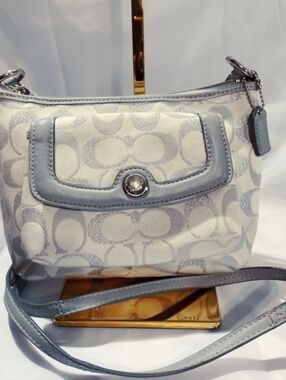 Excellent Condition! Coach Silver and Cream Signature Crossbody Bag